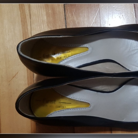 Black high heel shoes - Picture 3 of 3